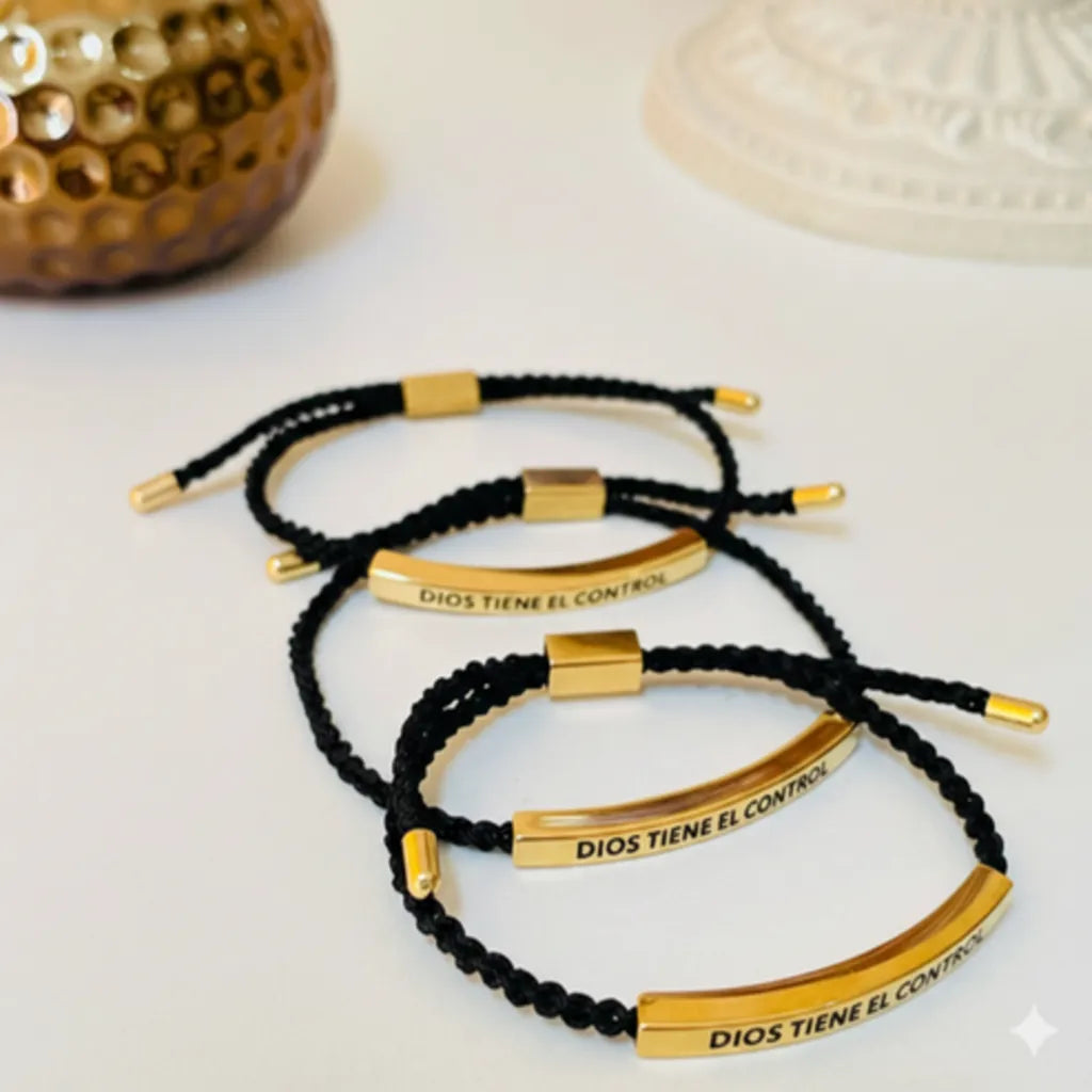 Pulsera Dorada “Dios Tiene el Control” Con Envío gratis