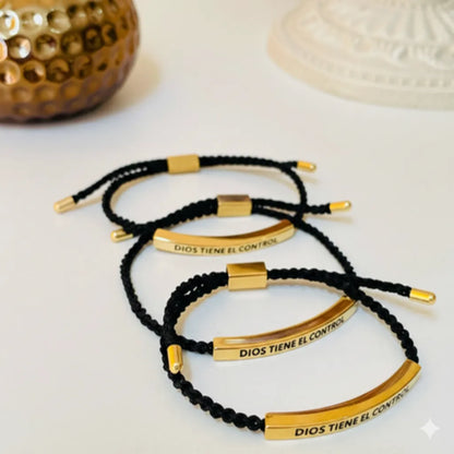 Pulsera Dorada “Dios Tiene el Control” Con Envío gratis